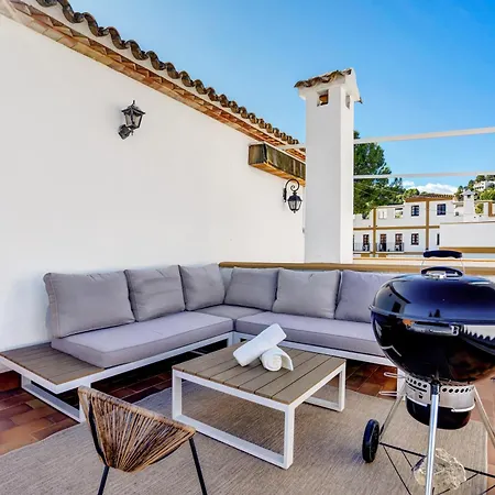 Ruhiges Eckreihenhaus Mit Pool In La Sella Zarzas One Denia بيدريجوير