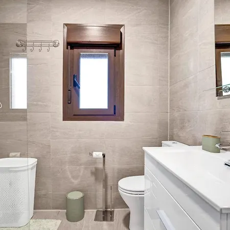 Ruhiges Eckreihenhaus Mit Pool In La Sella Zarzas One Denia بيت للعطل *