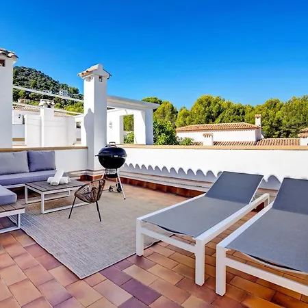 Ruhiges Eckreihenhaus Mit Pool In La Sella Zarzas One Denia بيت للعطل